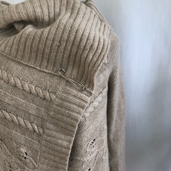 Gap “wrap” cardigan. Size medium. - Picture 9 of 14